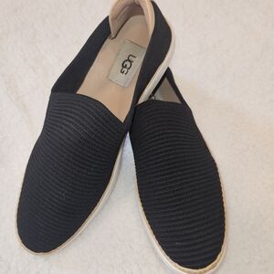 UGG Sammy Sneaker Size 8.5
